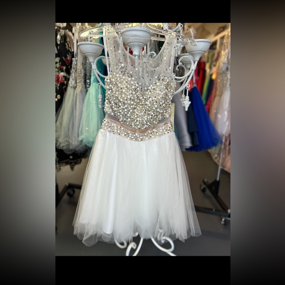 White Short Formal Size 2 With See Through Middle - image 1